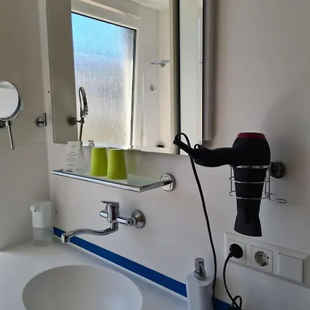 Apartament Wunderschoenes Zimmer Mit Blick Im Herzen Von - Direkte Stadtmitte - Von Privat